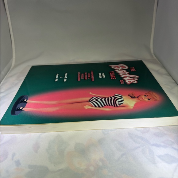 The Barbie Doll Years A Comprehensive Listing & Value Guide -Dolls & Accessories - Picture 3 of 4